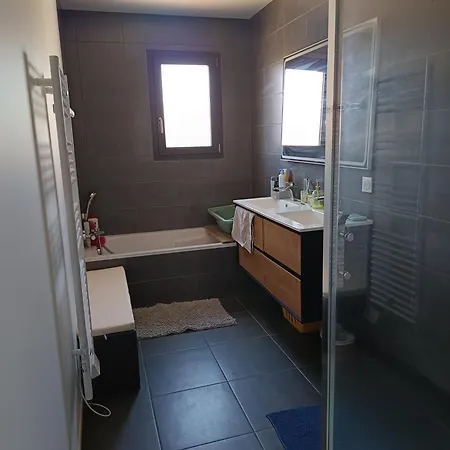 Belle Dans Maison Partagee